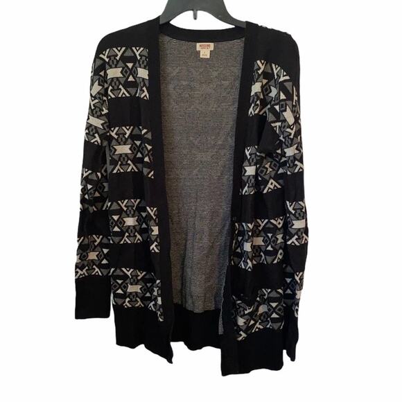 Mossimo Abstract Black and Gray Buttoned Cardigan - Picture 1 of 10